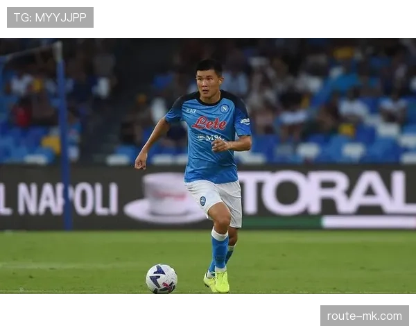 金玟哉稳健发挥助费内巴切状态回升,球队表现引关注 金玟哉稳健发挥助费内巴切状态回升,球队表现引关注