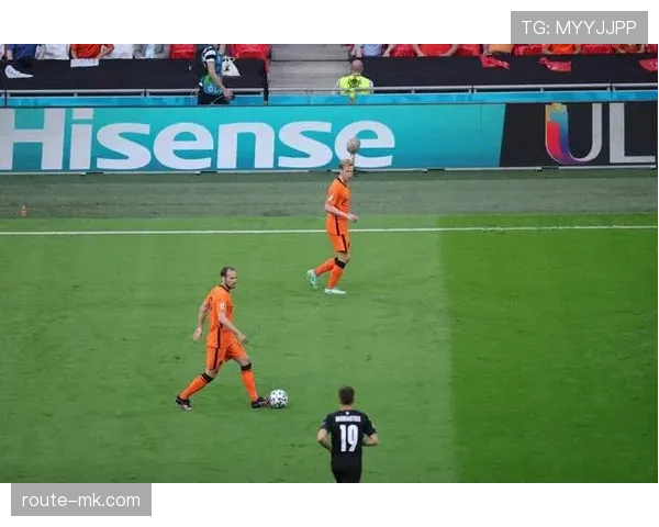 马伦精彩射门再现，助球队稳步提升胜势