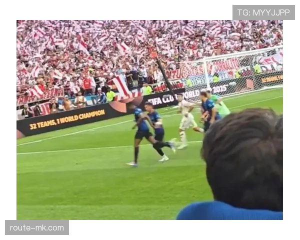 阿库尼亚本赛季防守稳健，边路攻防表现持续提升